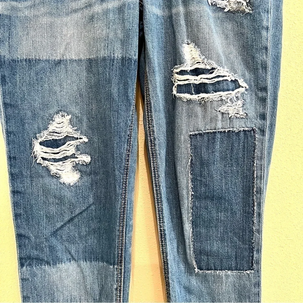 AMERICAN EAGLE Womens Tomgirl Jeans Shadow Patched Blues Button Fly Denim Size 0